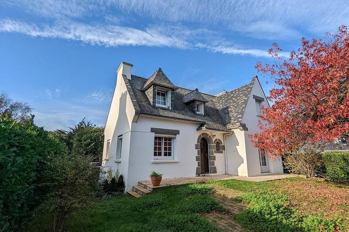 Location de vacances pour 12 personnes, avec jardin dans Le Cabellou