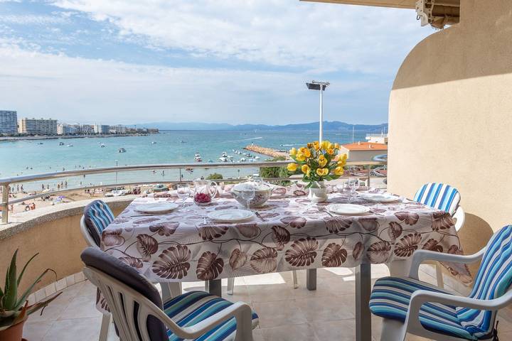 Vakantieappartement voor 6 personen, met terras en uitzicht op zee in L'Escala