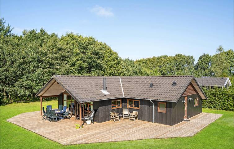 Ferienhaus für 10 Personen, mit Sauna und Whirlpool sowie Terrasse in Kvie Sø