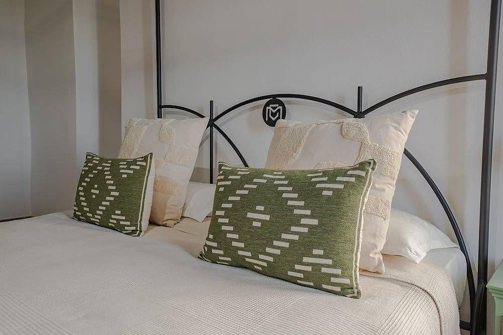 Historic farmhouse nestled in the Castelli Romani countryside in Velletri, Rom Provinz