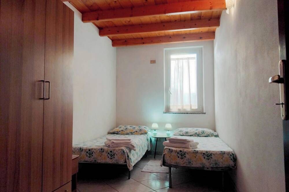 Ganze Wohnung, Sa Mora - Holiday Home 50m from the Sea - Mandriola families and couples in Mandriola, Sardinien