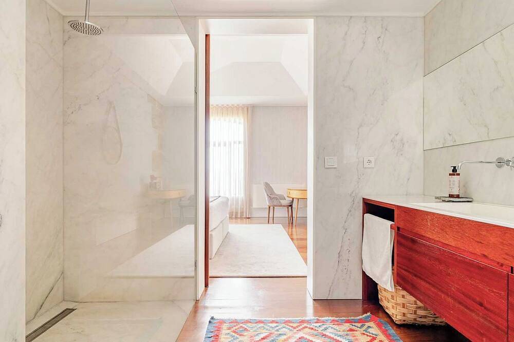 Douro Farmhouse with Indoor Pool and Modern Aesthetic, foto 15