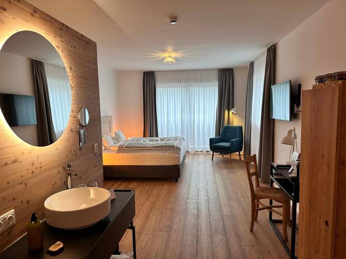 Bungalow für 4 Personen, mit Garten und Pool sowie Ausblick und Seeblick, mit Haustier in den Alpen - 4