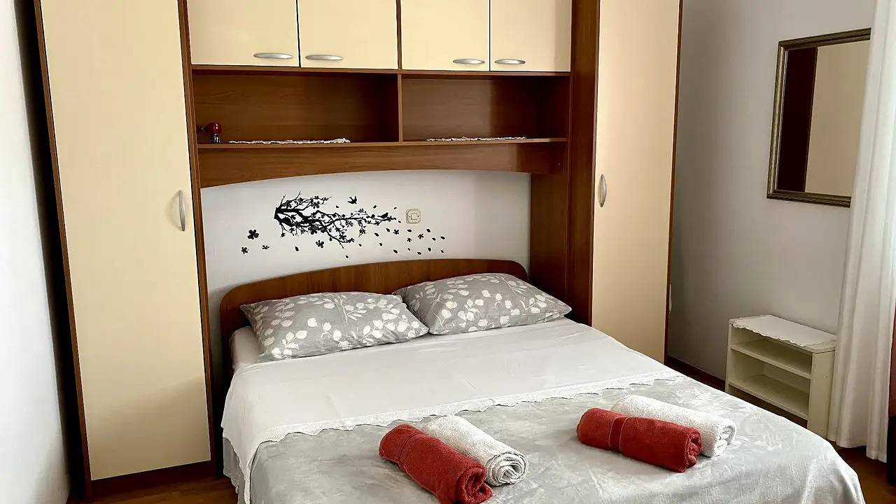 Ganze Ferienwohnung, Ferienwohnung für 6 Personen (67 m²) in Lopar in Lopar, Rab