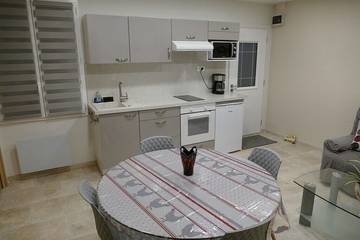 Gîte pour 2 personnes, avec jacuzzi à Reillanne
