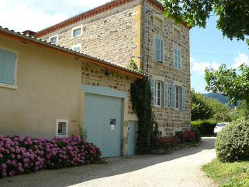 Chambre d’hôte pour 4 personnes, avec jardin dans Rhône