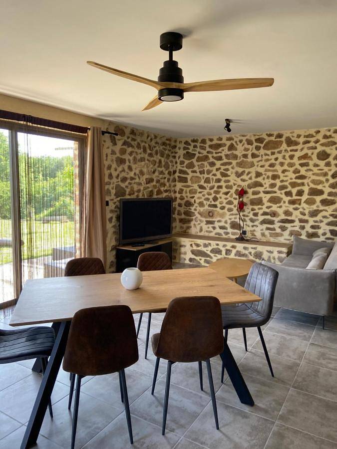 Maison d’hôte pour 6 personnes, avec jardin et vue à Aiguèze
