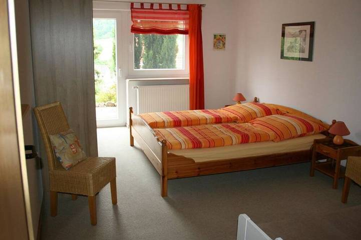 Ferienwohnung für 5 Personen, mit Terrasse und Garten in Annweiler - 4