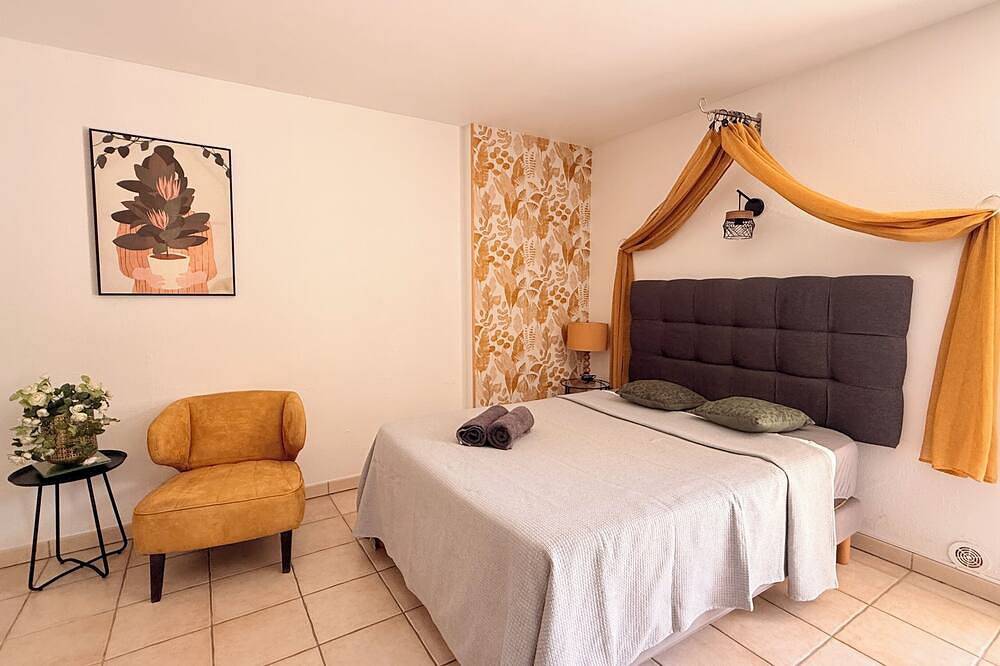 Ganze Wohnung, Cité Paoline - Quiet Escape with Terrace Parking & Wi-Fi in Corte, Regionaler Naturpark Korsika