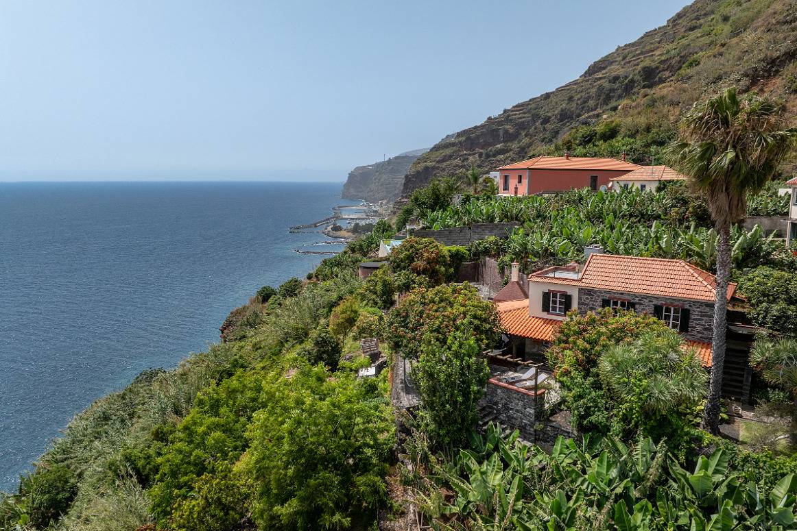 Cliff-top location, tranquil | Stonecliff Cottage in Arco da Calheta, Isla de Madeira