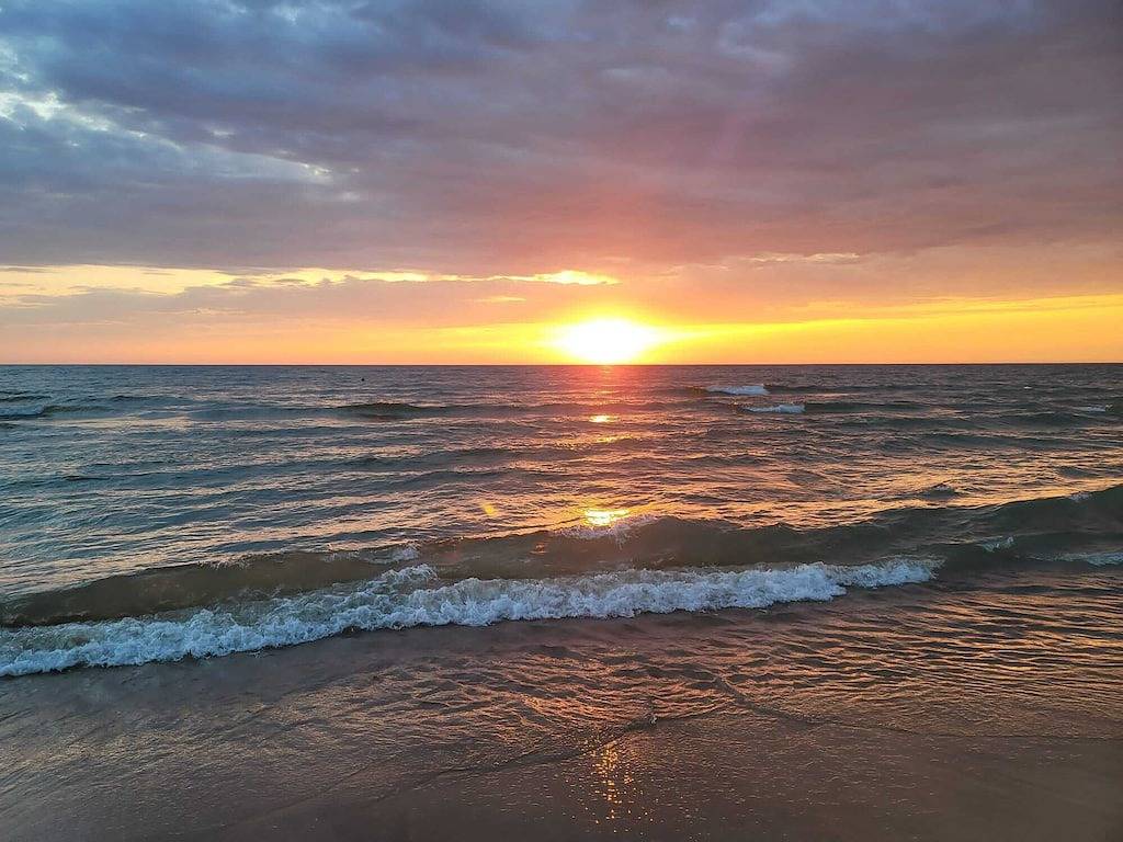 Beach Cottage, walking distance to Sauble. 3 bedroom, 2 bath in Sauble Beach, Huronsee (Kanada)