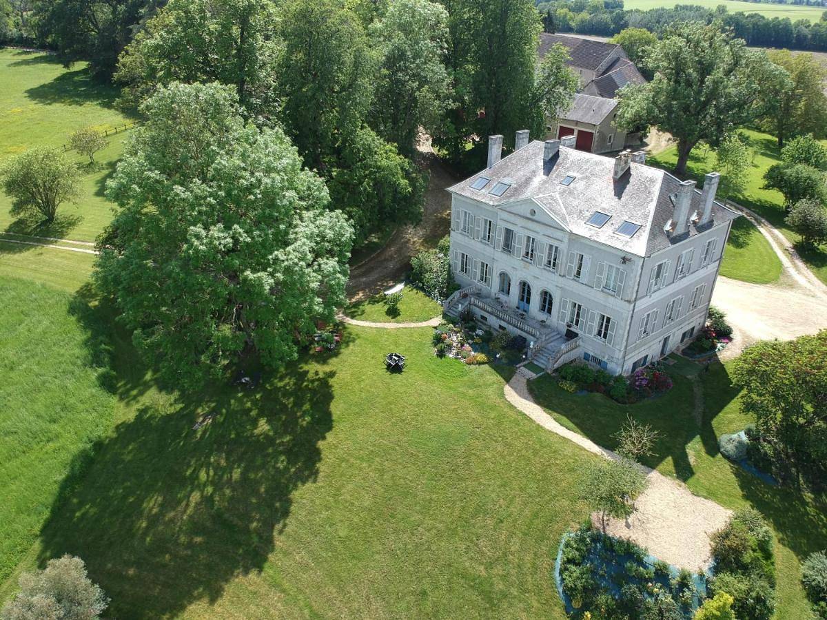 B&B Château de Preuil in Vallenay, Saint-Amand-Montrond