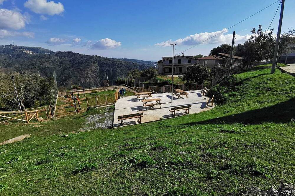 An oasis of peace in Calabria, just minutes from the Ionian and Tyrrhenian seas in Miglierina, Catanzaro Provinz