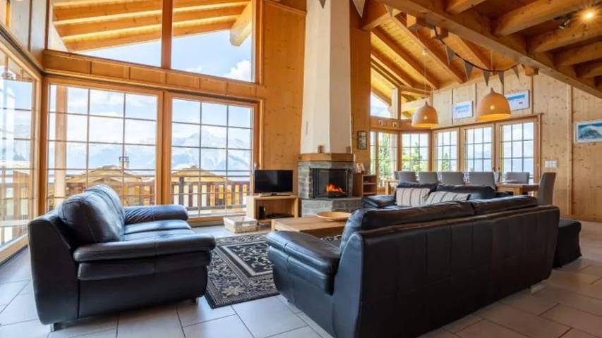 Ferienhaus für 11 Personen, mit Pool und Garten sowie Terrasse im Wallis