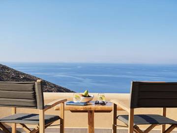 Hôtel pour 2 personnes, avec jardin ainsi que piscine et jacuzzi dans Folégandros