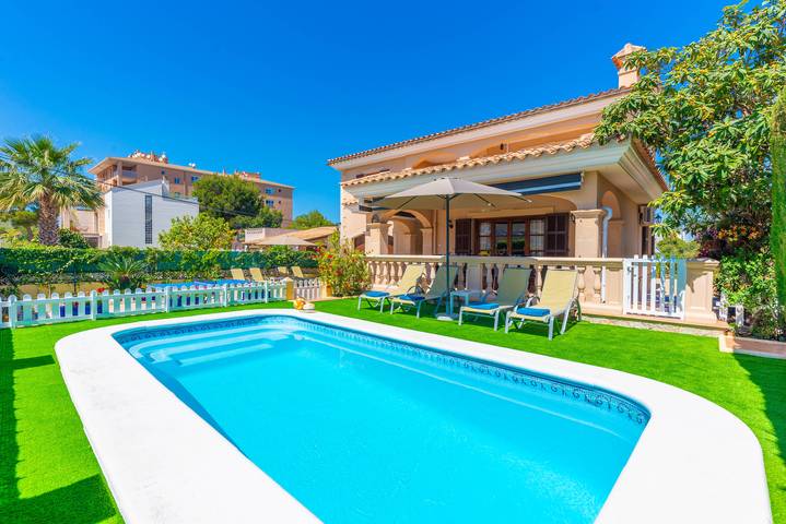 Villa für 8 Personen, mit Terrasse und Pool sowie Garten in Alcúdia
