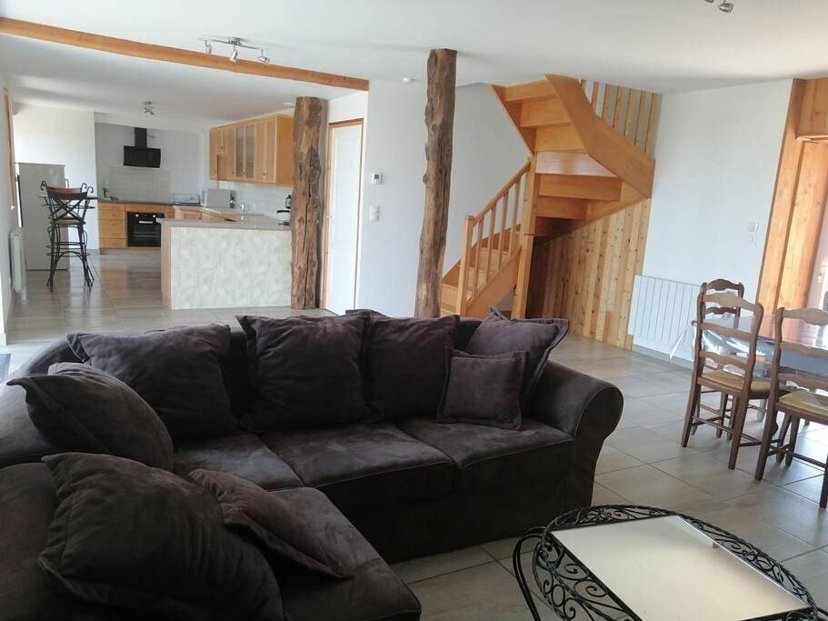 Three-Bedroom House in Saint-Jouan-de-l'Isle, Région de Dinan