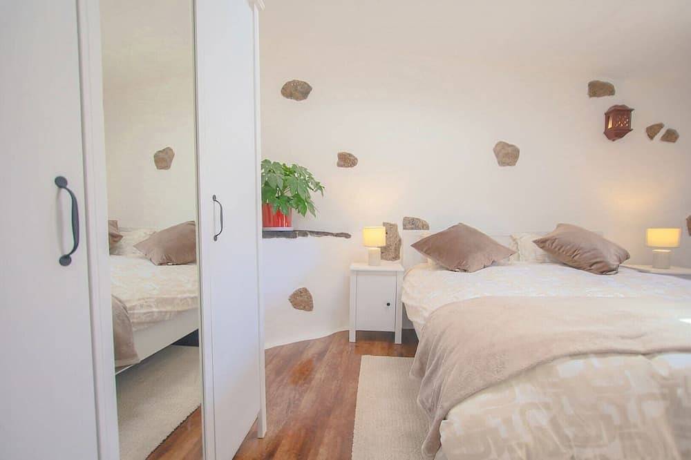 Apartamento entero, Rural boutique 2 bedroomed retreat in the quiet village of Conil Lanzarote in Conil, Tías