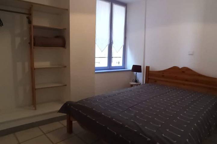 Location de vacances pour 11 personnes, avec terrasse et jardin, animaux acceptés à Montréal (Rhône-Alpes) - 2
