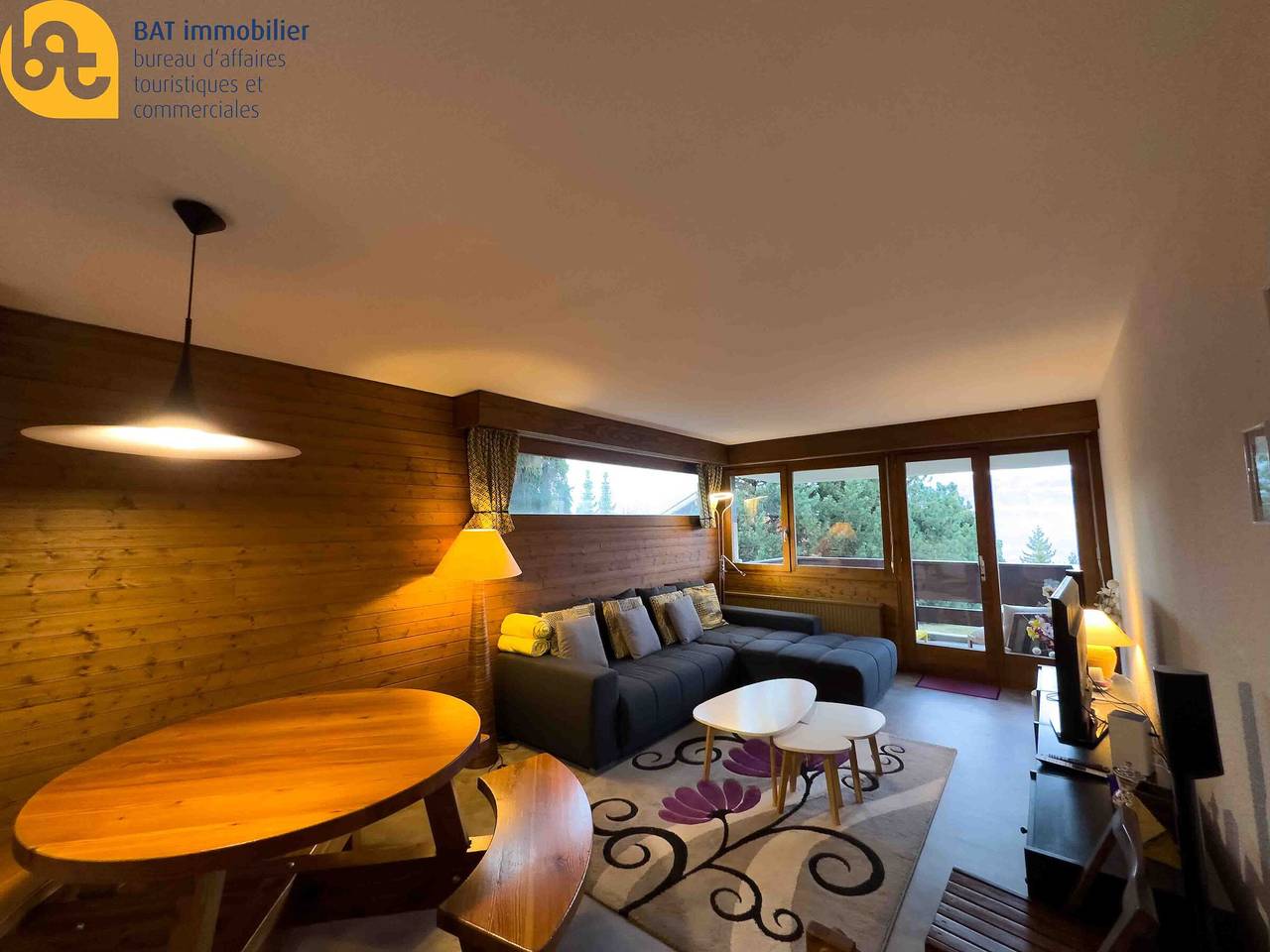 Apartamento entero, Cité Radieuse C Lagettes n°123, bright ground floor flat in Chalais (Suiza), Alpes del Valais