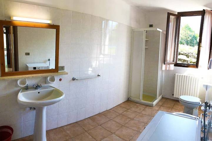 Ganze Wohnung, Direkt am See in Crone Beach (Idro), Idro