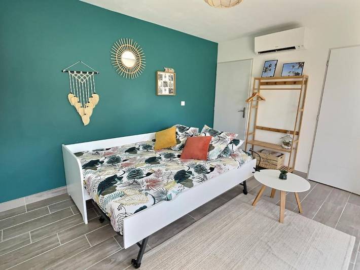 Gîte pour 2 personnes, avec jardin ainsi que piscine et vue à Allan - 2