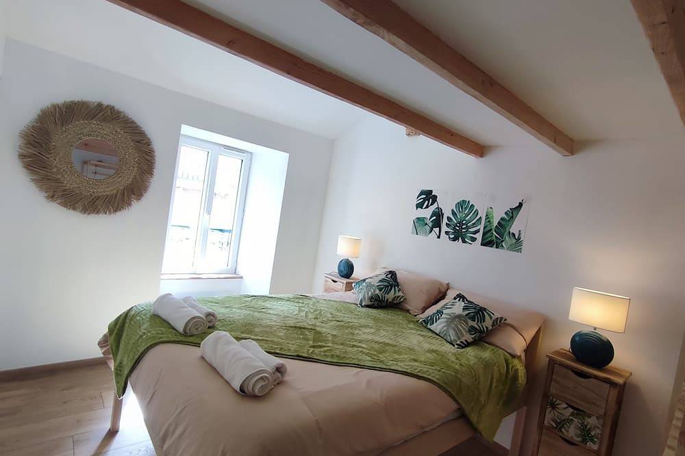 Appartement entier, Appartement 9 Personnes-Les randonnées joyeuses rivière, lac , proche, mariages in Génolhac, Parc national des Cévennes