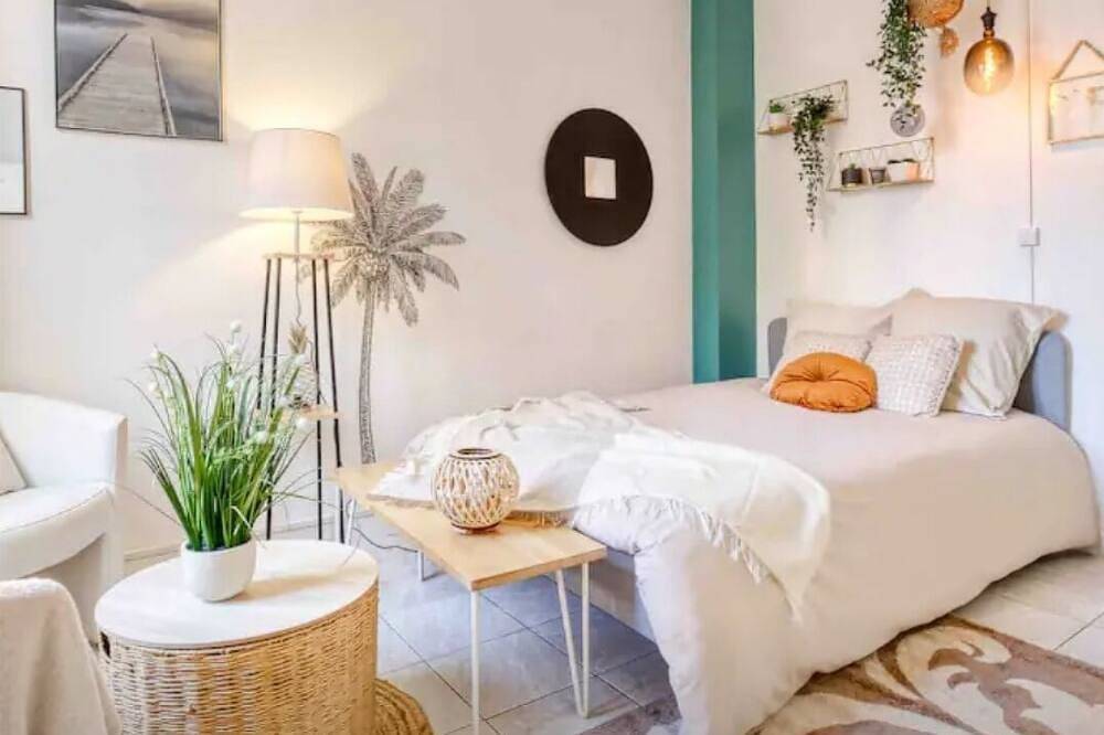 Little love nest in Paris, Ile de France