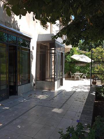 Cottage pour 2 personnes, avec terrasse ainsi que jardin et vue dans Montfavet