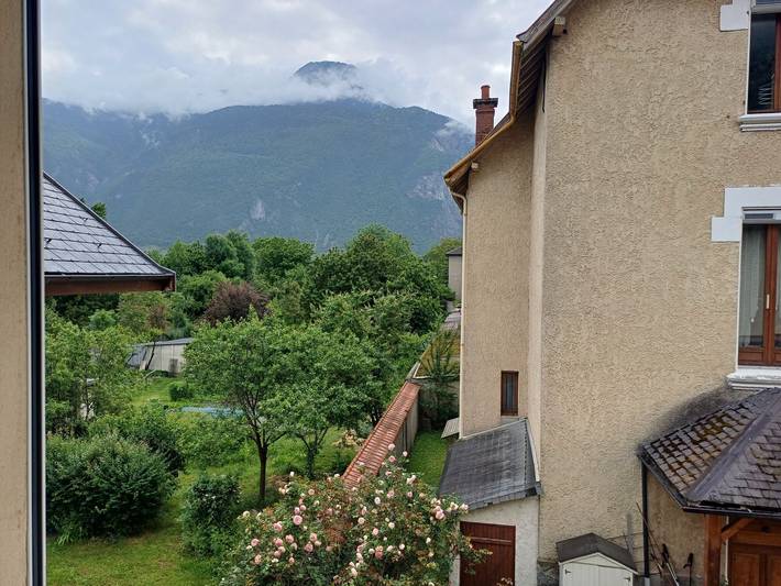 Appartement entier, Appartement "Le Chaussy" avec vue sur les montagnes, balcon et Wi-Fi in Saint-Étienne-de-Cuines, Région de Saint-Jean-de-Maurienne