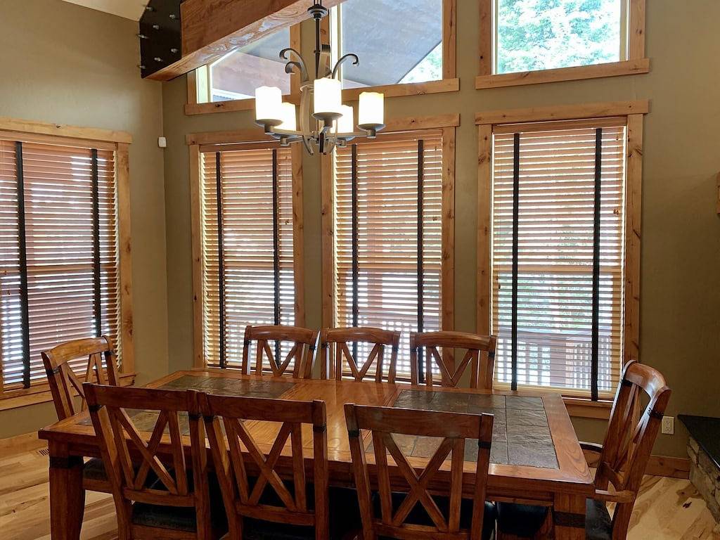 Log Cabin for 8 Guests in McCall, Valley County