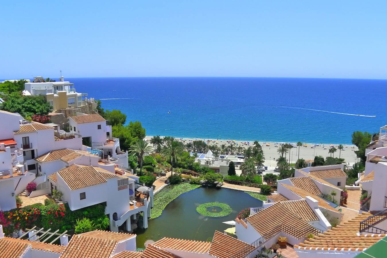 Entire apartment, Capistrano Playa Apt 610 in Playa de Burriana, Nerja