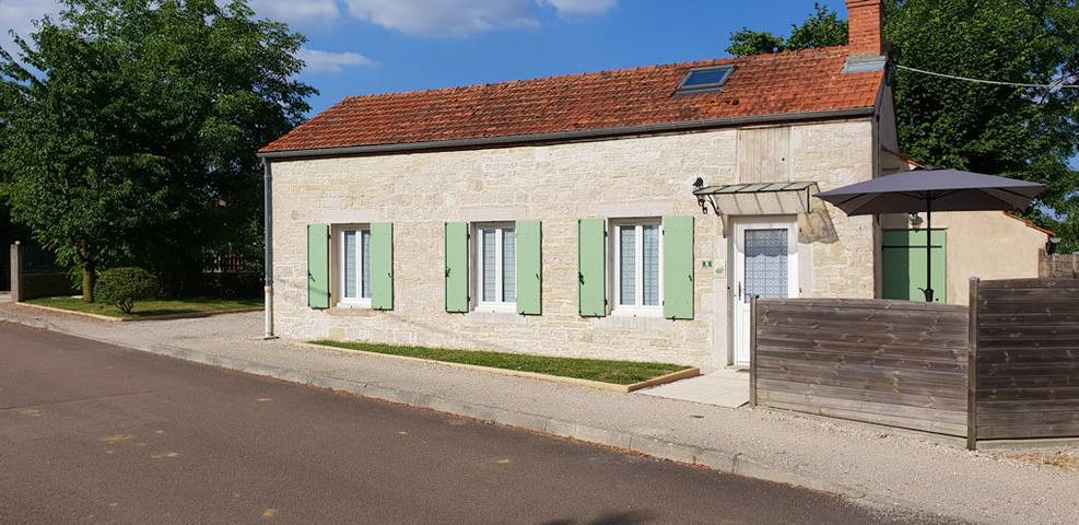 Gîte pour 5 personnes, avec Terrasse et Jardin à Quincey