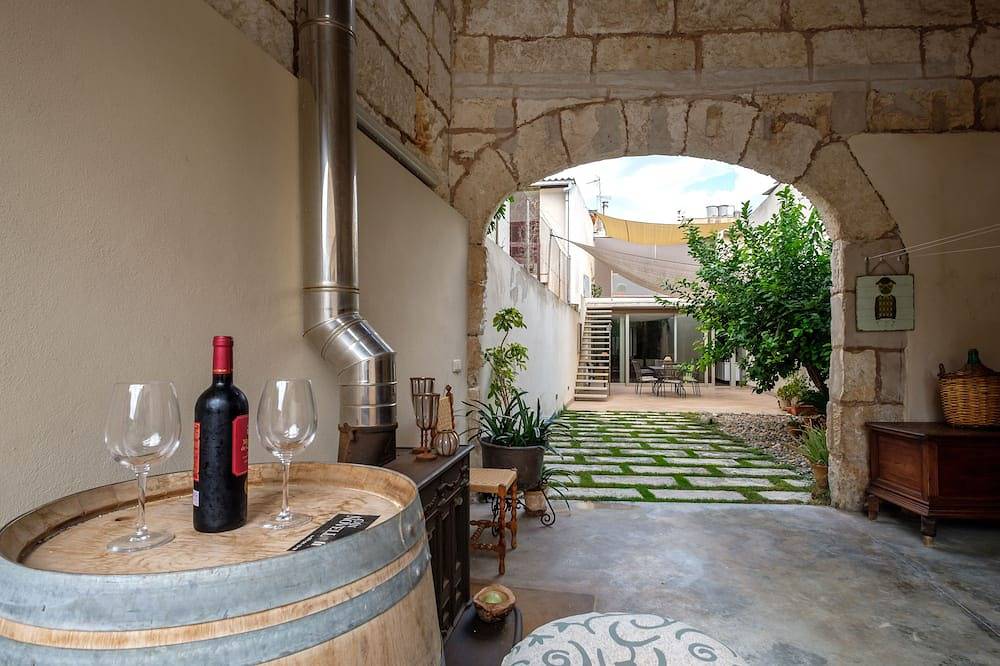 Modern house with lots of light and large gardens in Sa Pobla, North Majorca