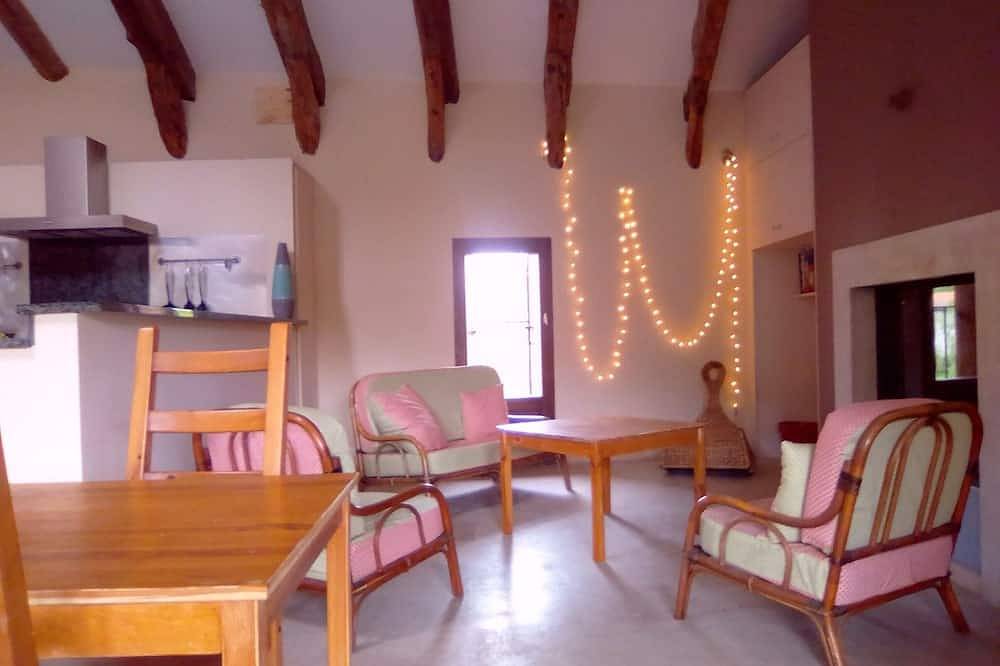 \"Les journées suspendues\" maison en pierres avec jardin in Retournac, Haute-Loire