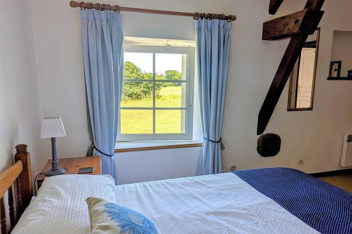 Gîte pour 8 personnes, avec jardin et piscine à Vesly - 4