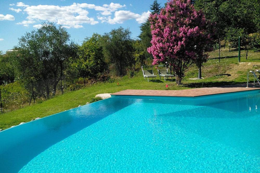 Villa for 4 Guests in Siena, Via Francigena