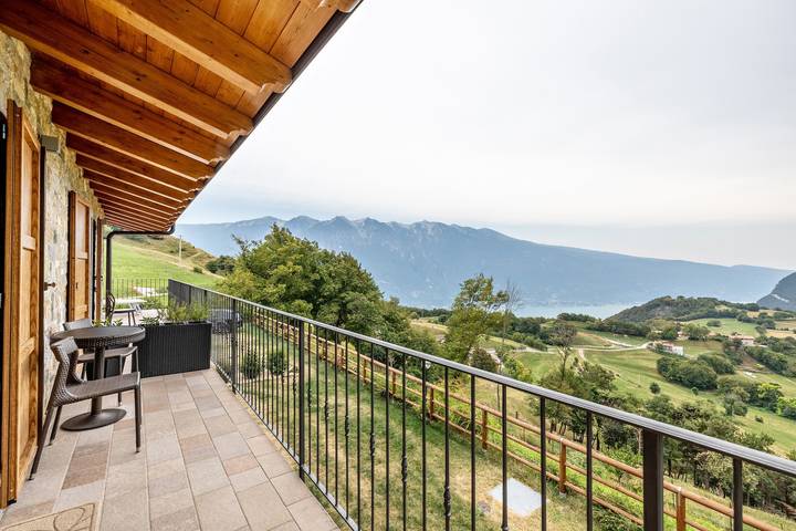 Apartment "Agriturismo Bocca Nevese Betulla" with Lake View, Garden & Wi-Fi in Tremosine, Garda Mountains