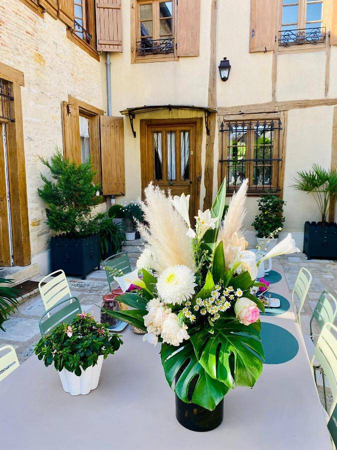 Chambre d’hôte pour 7 personnes, avec vue et jardin, adapté aux familles à Châteauroux - 2