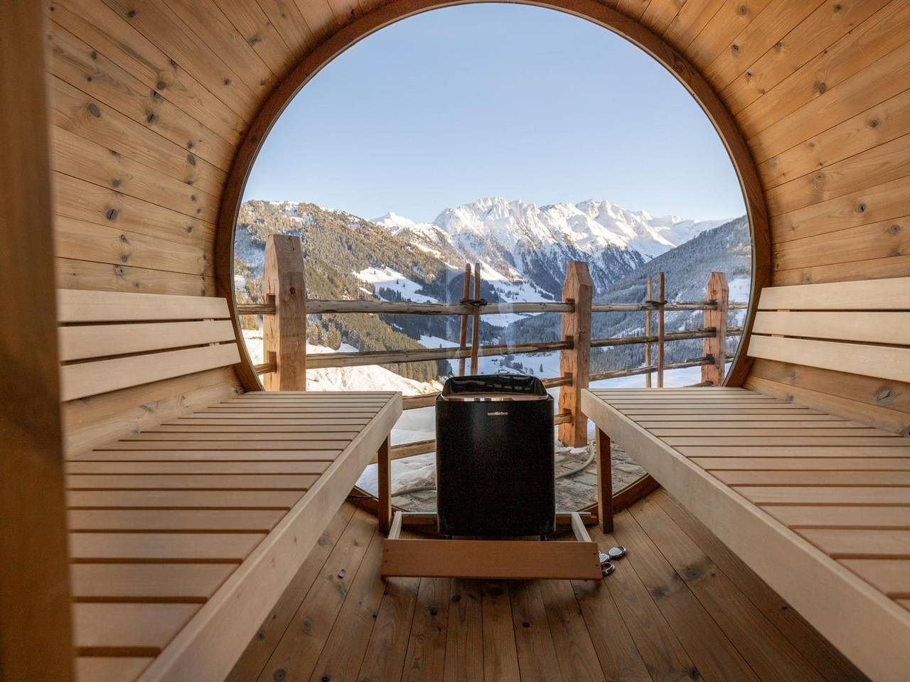 Chalet with whirlpool & sauna on the ski slope in Gerlos, Alpes de Kitzbüheler