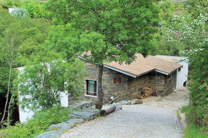 Homerez - Pand in Bragança, uitzicht meer en bergen