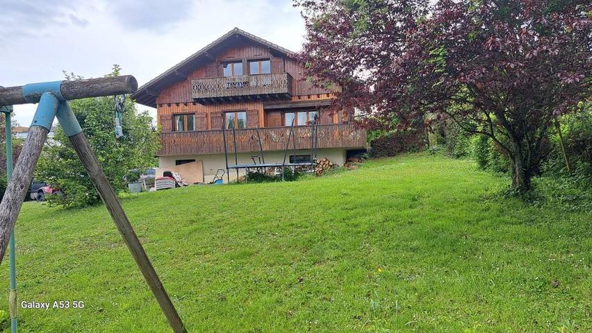 Location de vacances pour 9 personnes, avec Balcon et Terrasse ainsi que Jacuzzi et Jardin à Cruseilles