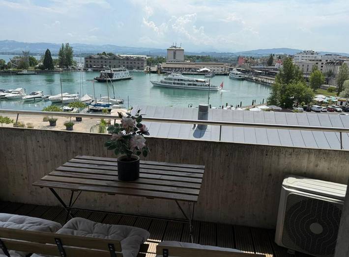 Ferienwohnung für 4 Personen, mit Balkon und Terrasse sowie Seeblick und Ausblick