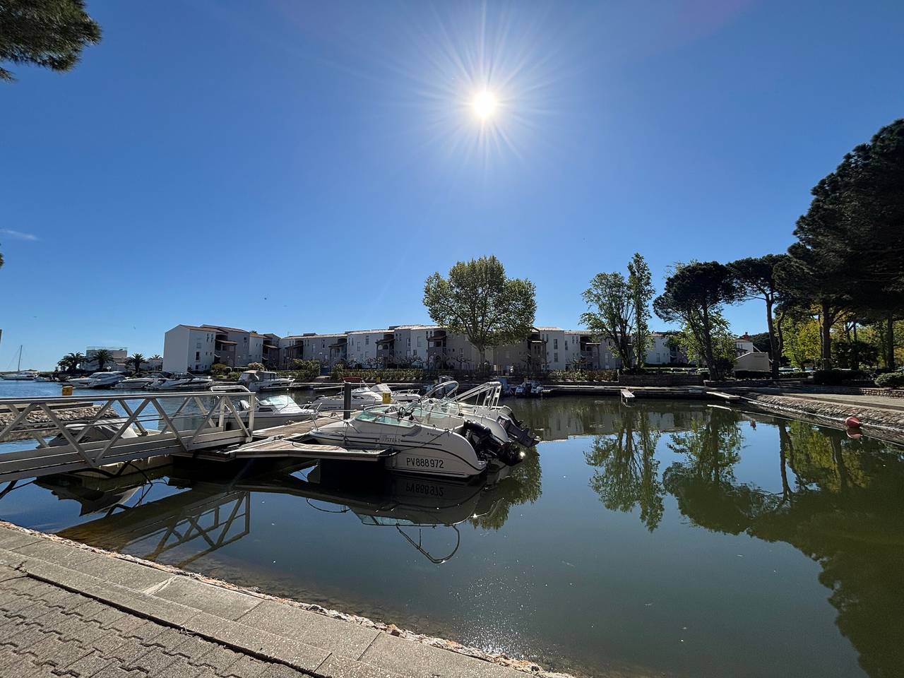 Apartamento entero, Saint-Cyprien - Dúplex 2 habitaciones con terraza y aparcamiento privado, vista al puerto in Saint-Cyprien, Côte d'Améthyste
