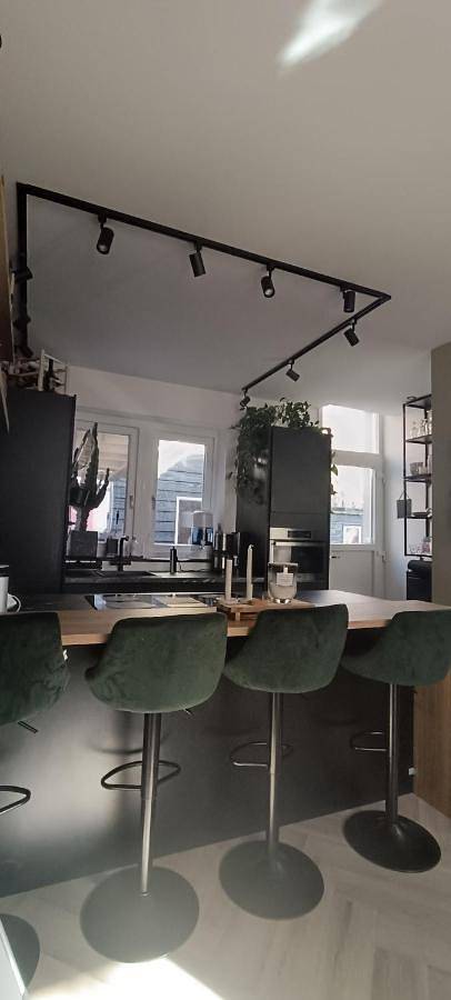 Appartement entier, Comfortable, cozy house 20 min to Amsterdam in Zaandam, Côte hollandaise