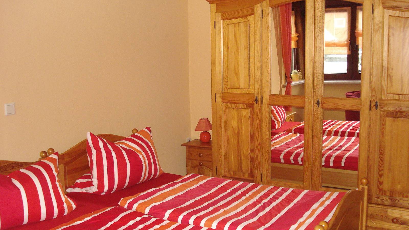 Ganze Ferienwohnung, Ferienwohnungen Petra - Fewo mit 1 komb. Wohn-/Schlafz.,Küche,Du+Wc,34m² in Frankenhain, Thüringer Kernland