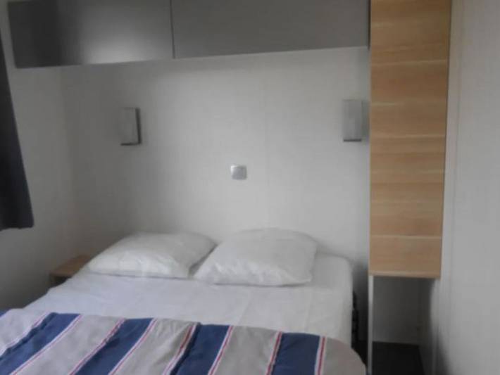 Mobil home pour 4 personnes, avec terrasse et piscine, animaux acceptés dans Plage De La Banche Binic - 4