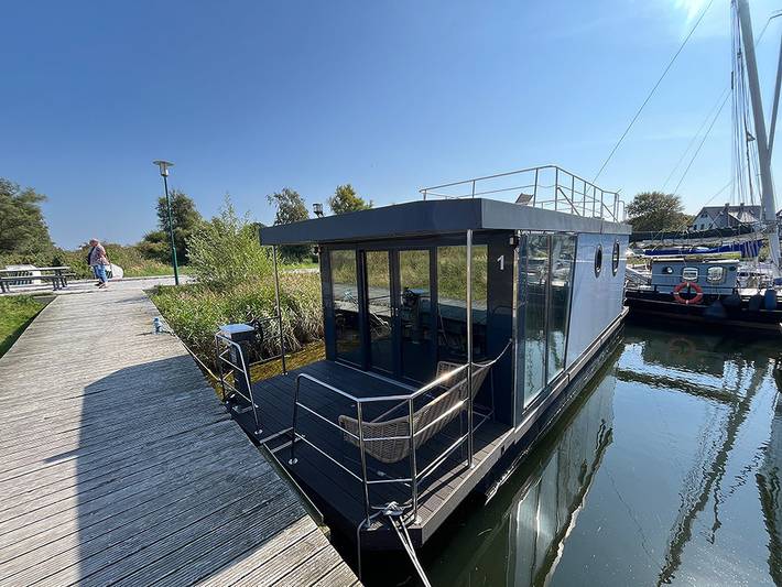 Hausboot für 2 Personen, mit Terrasse und Ausblick auf Rügen