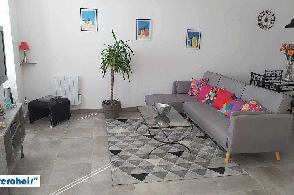 Apartamento entero, Apartamento de 2 habitaciones - 56 m² (clasificado 2 estrellas): renovado a nuevo y amueblado a nuevo + Wifi in Saint-Nazaire-sur-Charente, Region de Rochefort