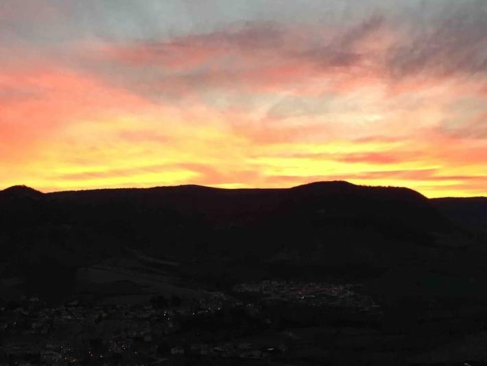 Location de vacances pour 2 personnes, avec vue et terrasse à Saint-Georges-de-Luzençon - 4